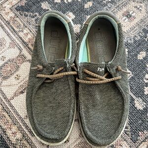 Hey Dude Boys - Size 6
